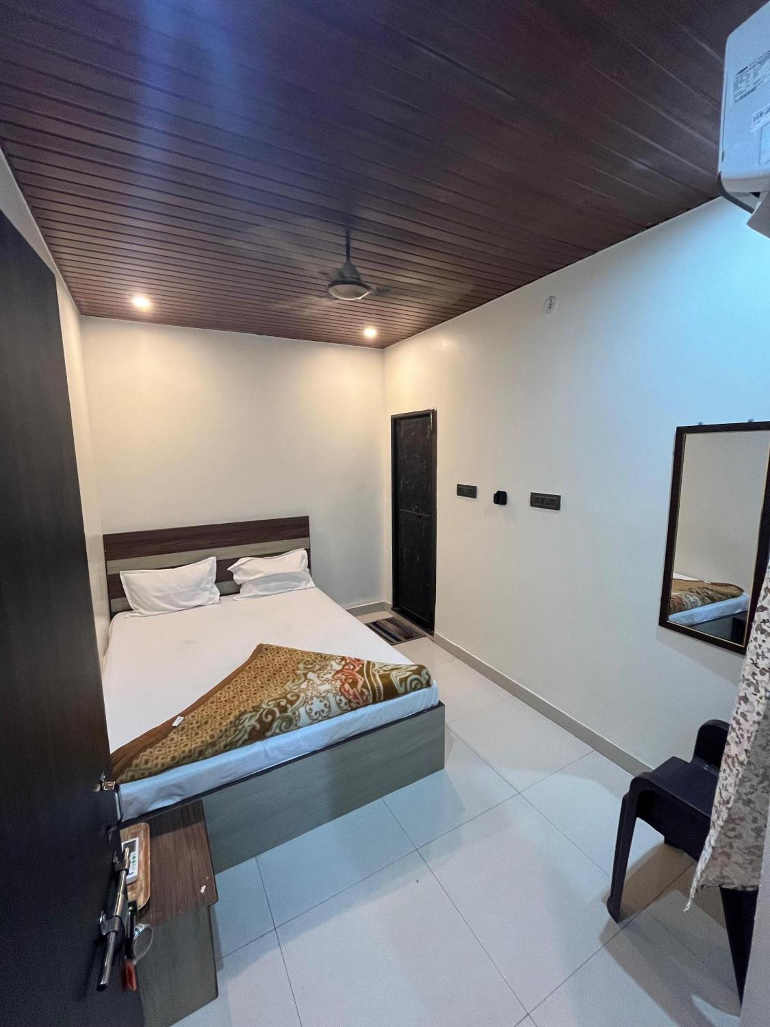 Gauri Kedareshwar Guest House Varanasi Esterno foto